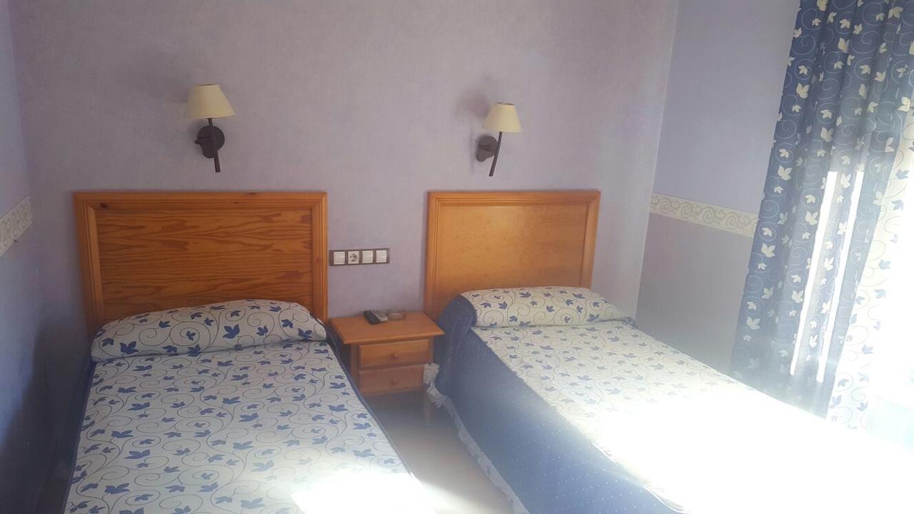 Hostal Restaurante San Juan Molina de Aragon Eksteriør billede